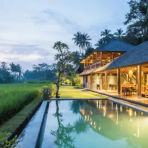  Lodge Benisari Batik Garden